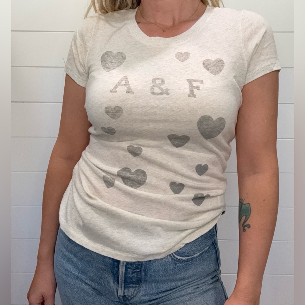 Abercrombie & Fitch Women's White Heart Tee